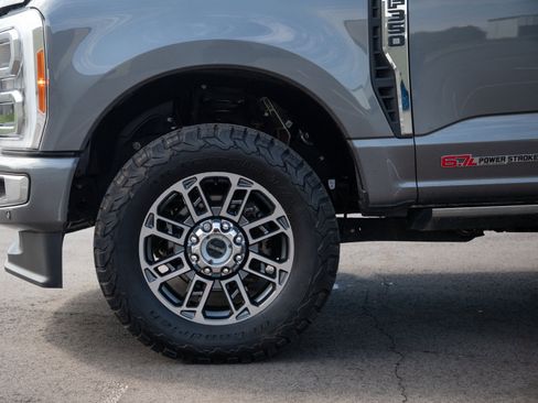 Used 2023 Ford F350 Limited w/ FX4 Off-Road Package AWD/4WD image 33