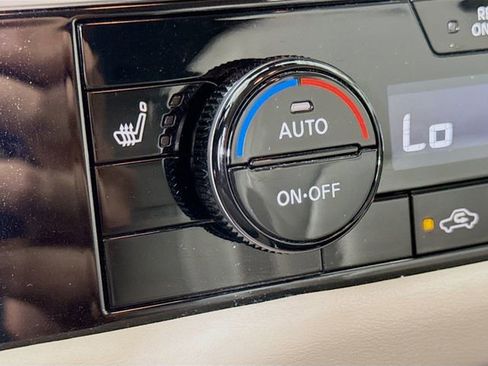 Used 2023 Nissan Pathfinder SL image 20