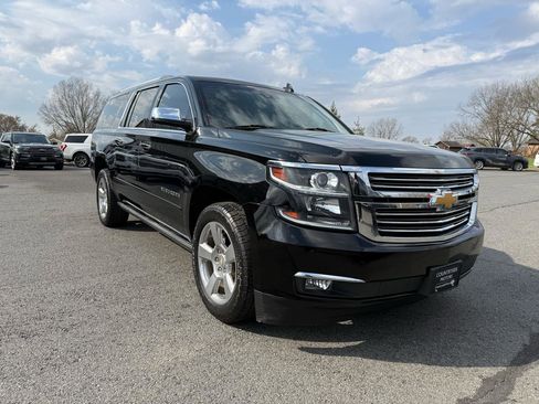 Used 2018 Chevrolet Suburban Premier image 8