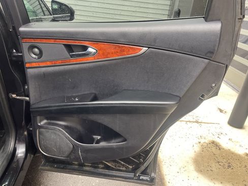 Used 2019 Lincoln Nautilus Reserve image 17