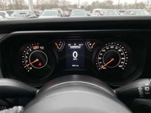 Used 2025 Jeep Wrangler Willys image 15