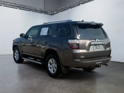 Used 2016 Toyota 4Runner SR5 RWD image 5