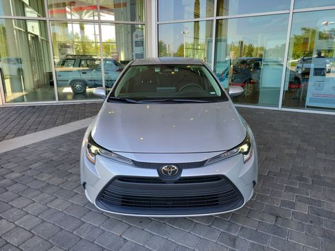 Used 2024 Toyota Corolla LE image 9