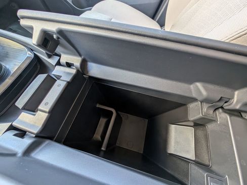 Used 2025 Nissan Rogue SV image 29