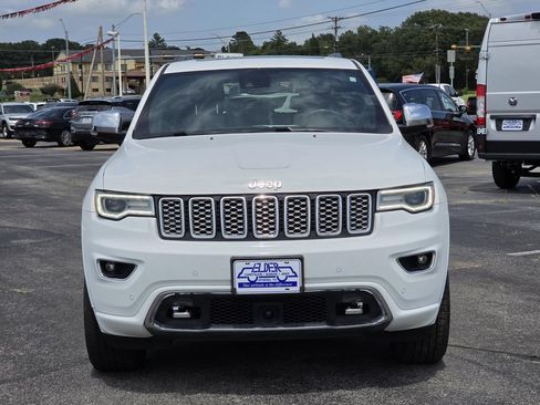 Used 2019 Jeep Grand Cherokee Overland AWD/4WD image 2