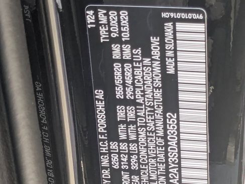 Used 2025 Porsche Cayenne image 30