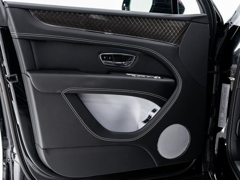 New 2025 Bentley Bentayga image 11
