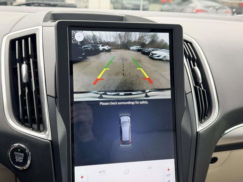 Used 2022 Ford Edge Titanium image 4