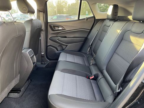 Used 2025 Chevrolet Trax LT image 23