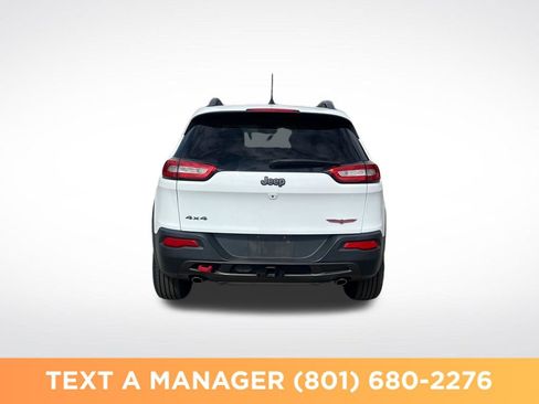 Used 2017 Jeep Cherokee Trailhawk AWD/4WD image 4