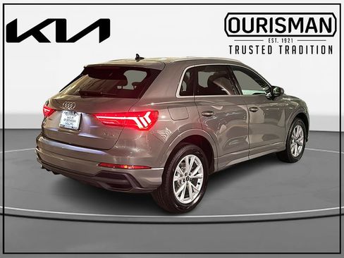 Used 2023 Audi Q3 2.0T Premium w/ Convenience Package image 4