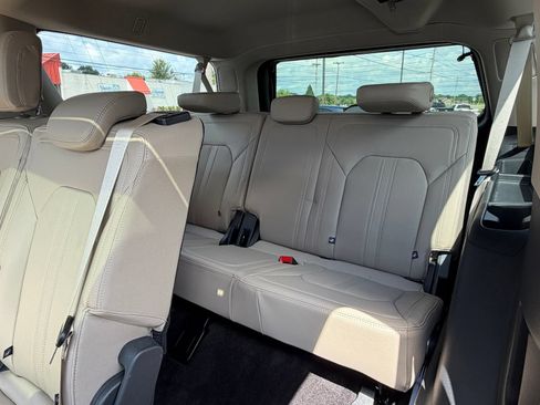 Certified 2023 Ford Expedition Max Limited AWD/4WD image 12