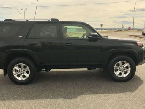 Used 2024 Toyota 4Runner SR5 Premium w/ Moonroof Package image 9