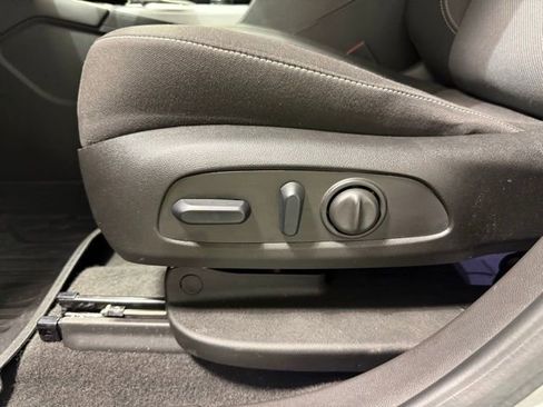 Used 2024 Chevrolet Blazer LT w/ Convenience Package FWD image 14