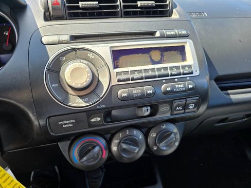 Used 2008 Honda Fit Sport image 16