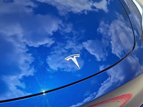 Used 2024 Tesla Model Y Long Range AWD/4WD image 10