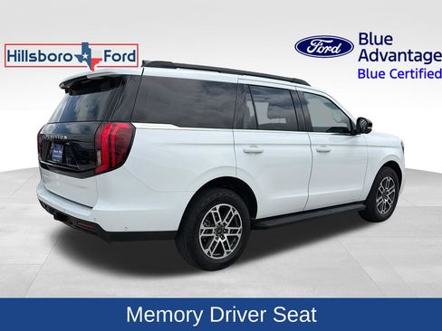 Used 2025 Ford Expedition Active AWD/4WD image 7