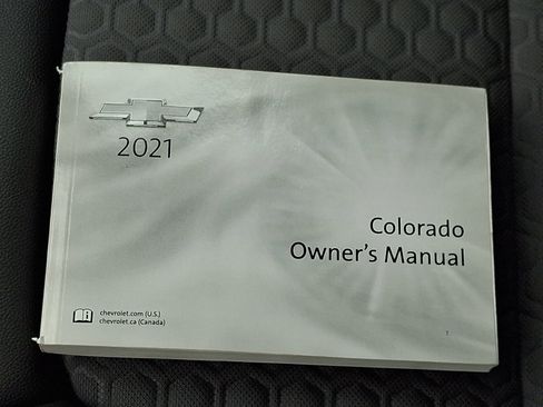 Used 2021 Chevrolet Colorado Z71 w/ Safety Package AWD/4WD image 27