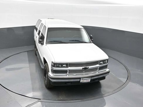 Used 1997 Chevrolet Suburban 2500 w/ Preferred Equipment Group 2 image 18