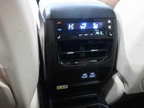 Used 2021 Jeep Grand Cherokee L Limited w/ Trailer Tow Group (B) image 31