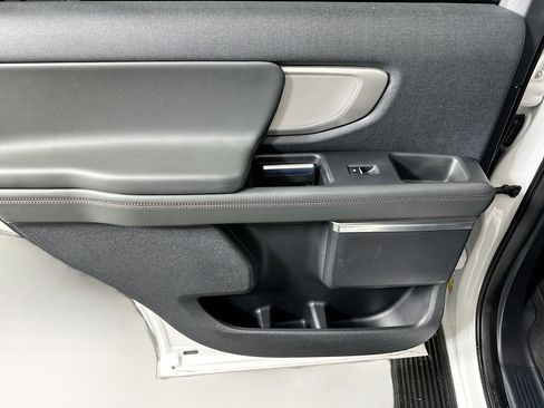 Used 2025 Ford Expedition Active image 26