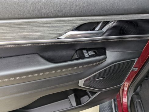 Used 2024 Jeep Wagoneer Series II w/ Flexible Seating Group image 11