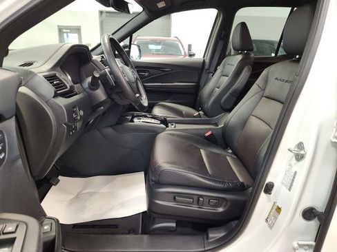 Used 2023 Honda Ridgeline Black Edition image 11