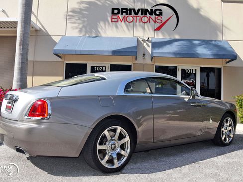 Used 2015 Rolls-Royce Wraith image 10
