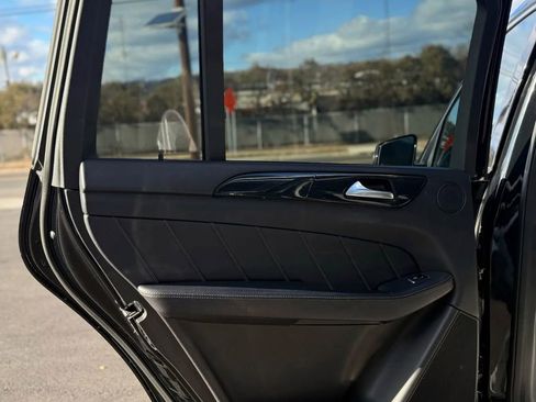 Used 2015 Mercedes-Benz GL 450 4MATIC image 12