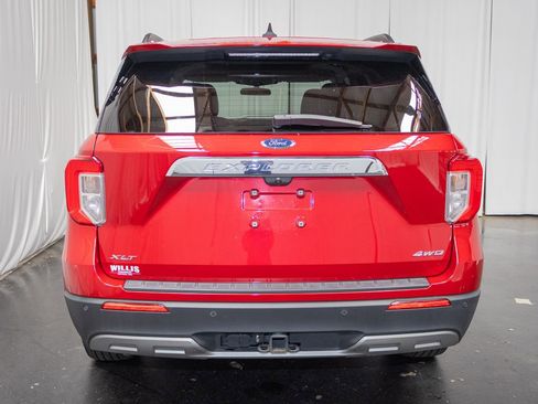 Used 2023 Ford Explorer XLT w/ Equipment Group 202A AWD/4WD image 3