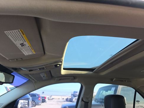 Used 2016 Chevrolet Equinox LTZ w/ Enhanced Convenience Package image 12