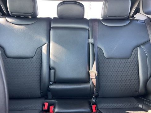 Used 2023 Jeep Compass Latitude image 29