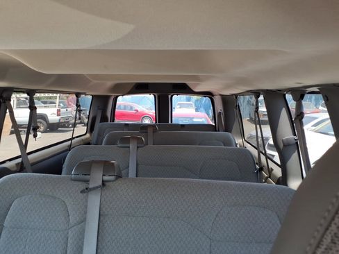 Used 2025 GMC Savana 3500 LT w/ LT Preferred Equipment Group RWD image 13