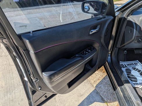 Used 2013 Dodge Charger SE image 12