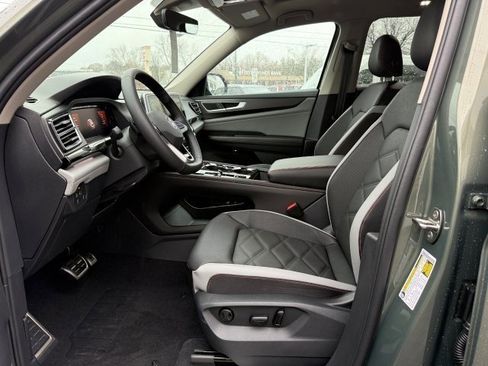 New 2026 Volkswagen Atlas Peak Edition image 12