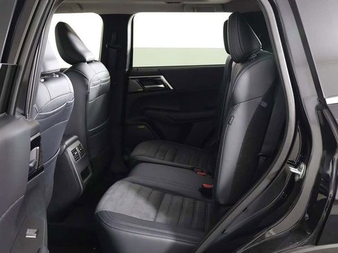 New 2025 Mitsubishi Outlander SE FWD image 33