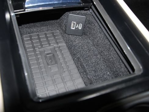 Used 2025 Lincoln Corsair AWD w/ Equipment Group 101A image 18