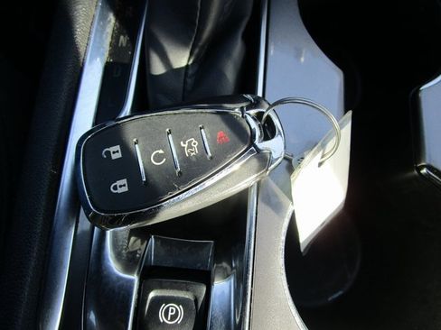 Used 2022 Chevrolet Malibu LT image 41