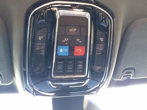 Used 2022 Jeep Grand Wagoneer Series II w/ Convenience Group III image 10