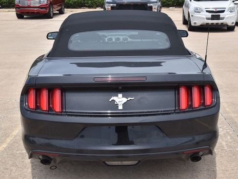Used 2017 Ford Mustang Convertible RWD image 8
