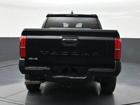 Used 2025 Toyota Tacoma SR AWD/4WD image 4