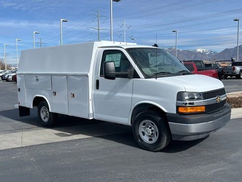 New 2025 Chevrolet Express 3500 w/ Power Convenience Package RWD image 24
