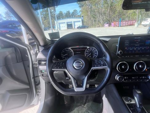 Used 2021 Nissan Sentra SV image 11