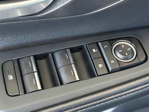 Used 2025 Toyota Grand Highlander AWD image 18