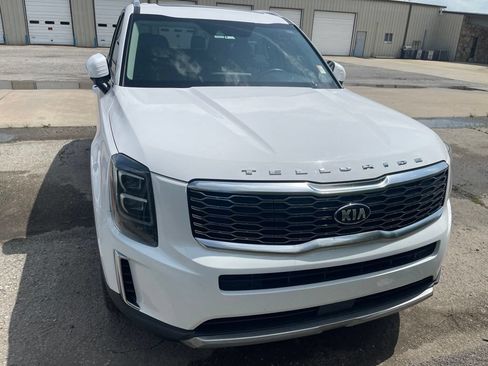 Used 2021 Kia Telluride EX w/ EX Premium Package FWD image 3