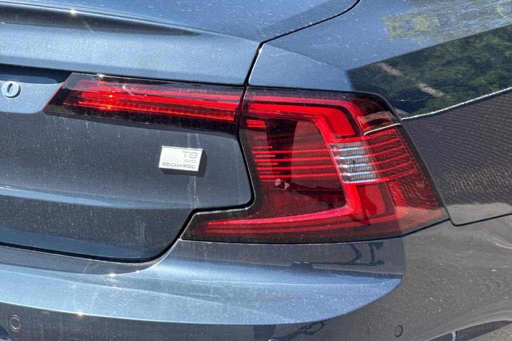 Used 2024 Volvo S90 T8 Ultimate AWD/4WD image 9