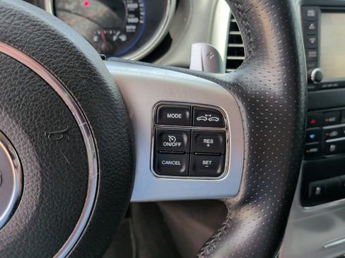 Used 2013 Jeep Grand Cherokee SRT8 AWD/4WD image 18