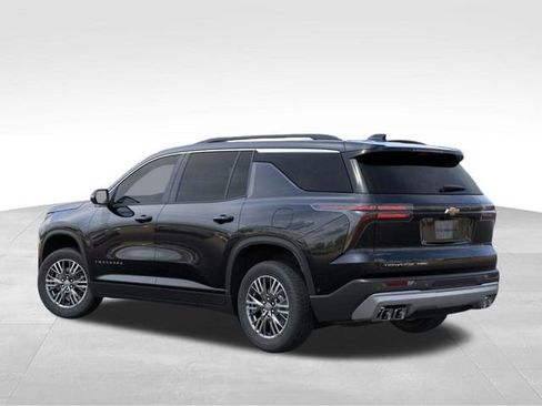 New 2026 Chevrolet Traverse LT w/ Driver Confidence Package AWD/4WD image 3