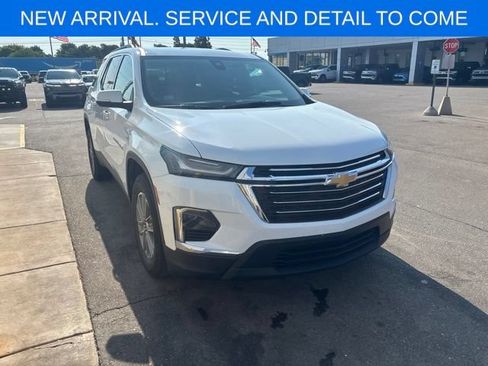 Used 2023 Chevrolet Traverse LT FWD image 5