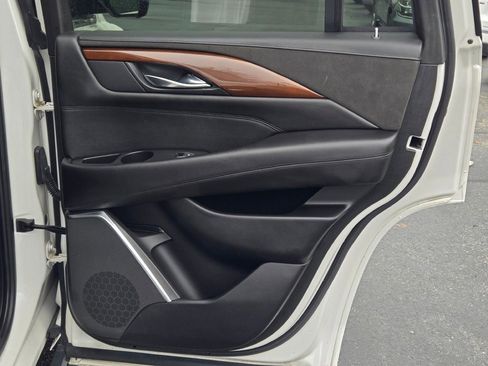 Used 2019 Cadillac Escalade Premium Luxury image 8